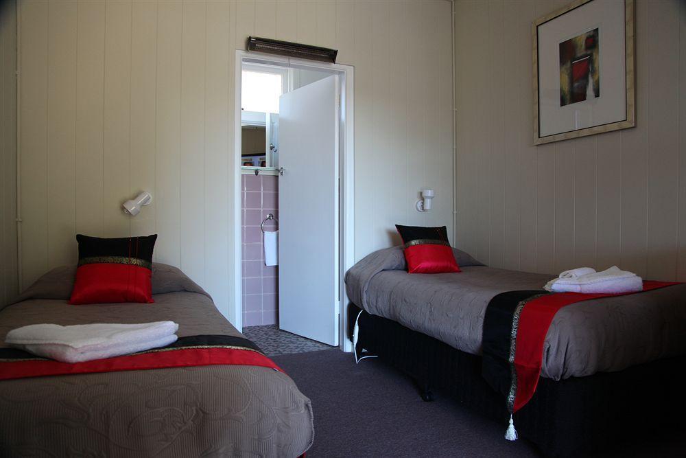 Titania Motel